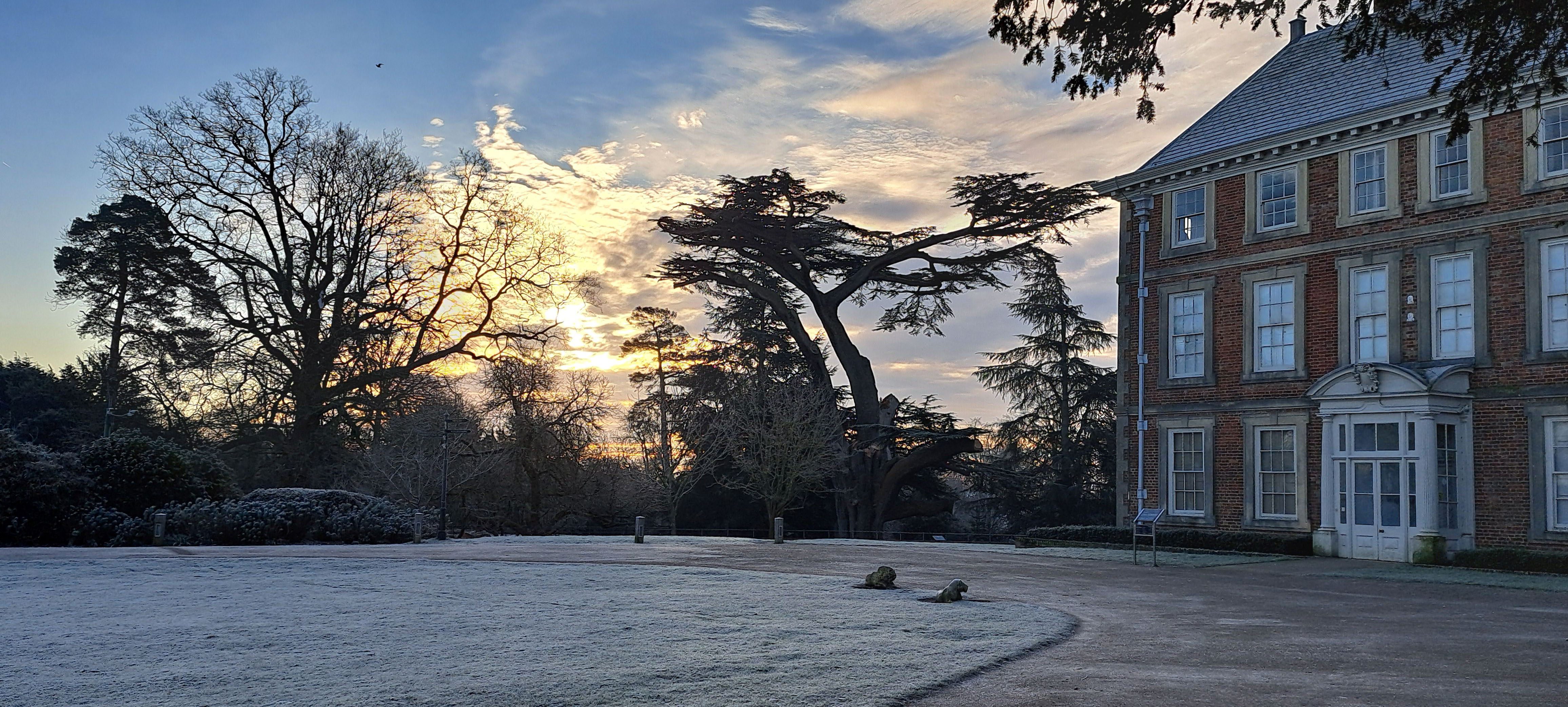 Frnt hse cedar in frost small